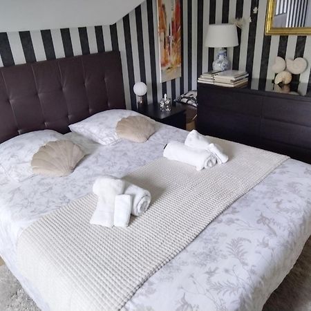 Chez Helene Bed and Breakfast Saint-Coulomb Εξωτερικό φωτογραφία