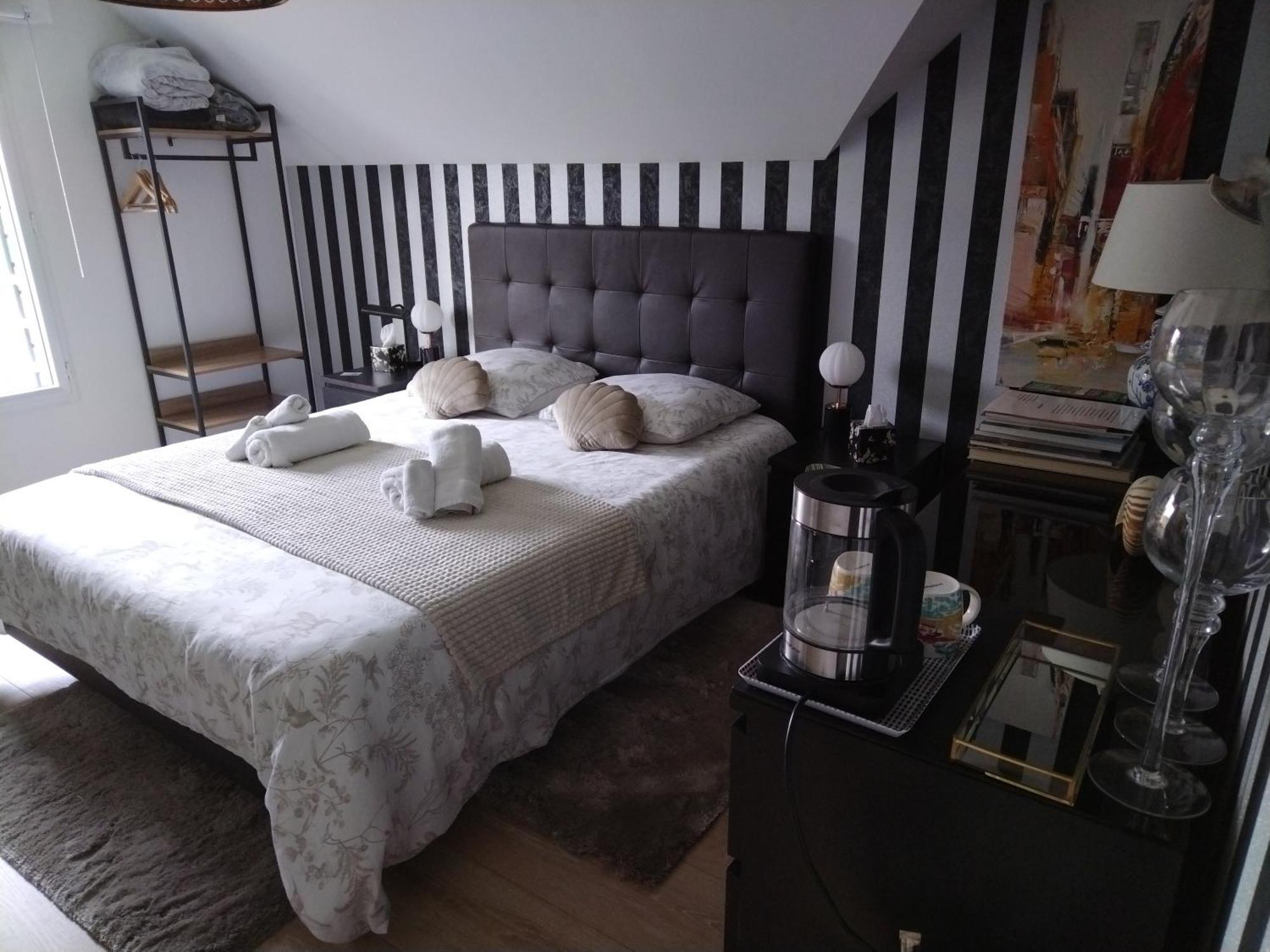 Chez Helene Bed and Breakfast Saint-Coulomb Εξωτερικό φωτογραφία
